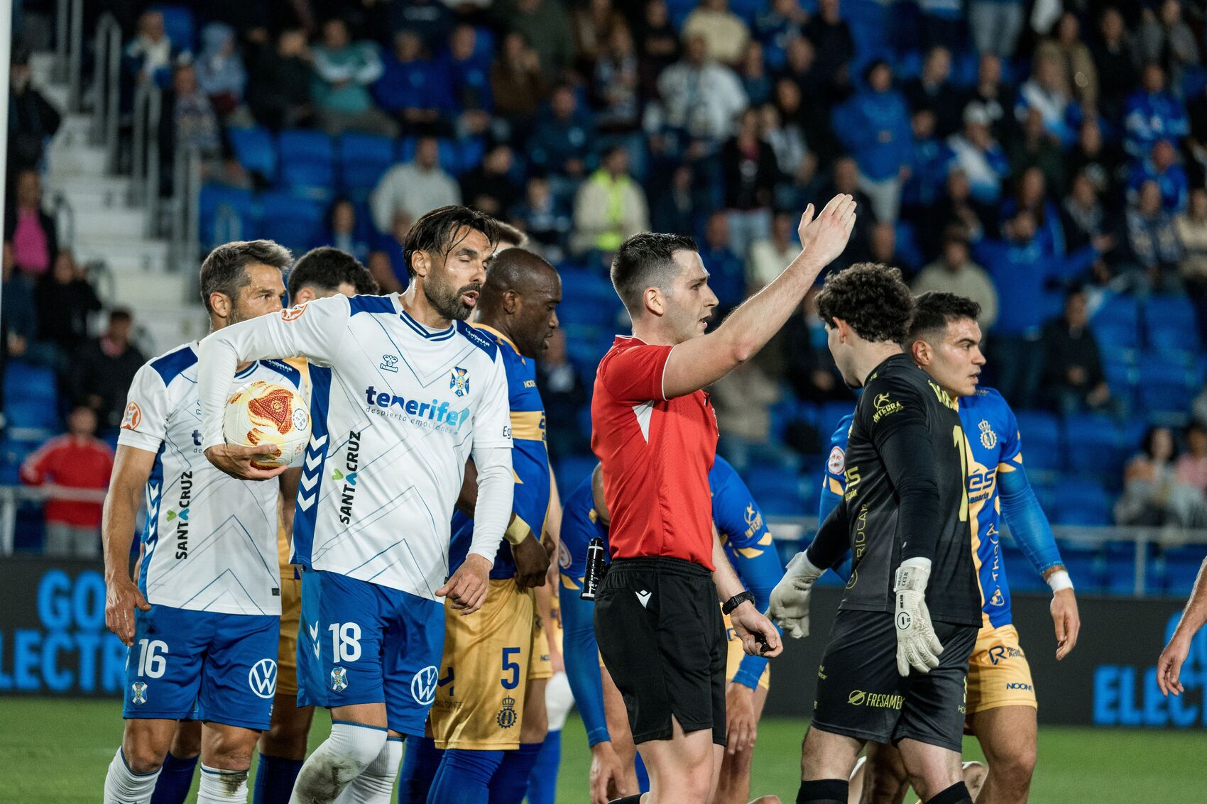 Pol Arenas, en el Heliodoro (CD TENERIFE).