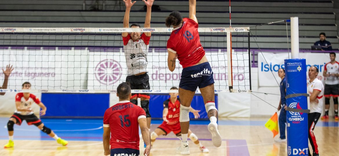 Vítor Amorim al remate en la primera vuelta ante Tarragona (CEDIDA)