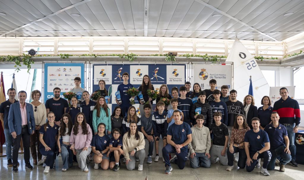 Posado final con los campeones y participantes. (RCNT)