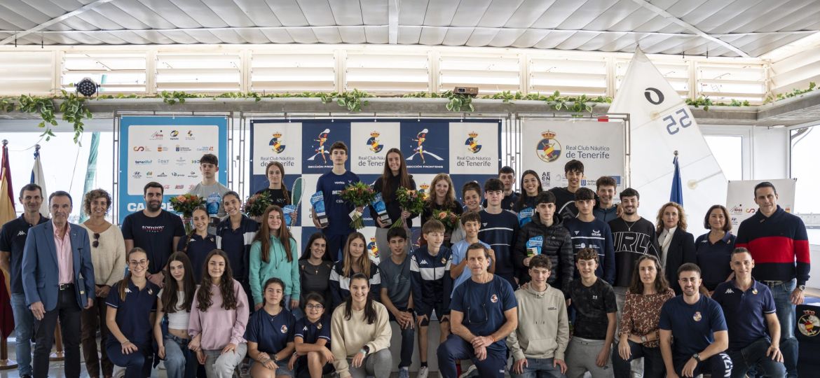 Posado final con los campeones y participantes. (RCNT)