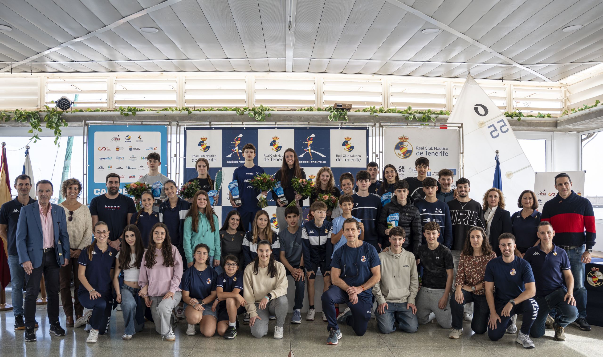 Posado final con los campeones y participantes. (RCNT)