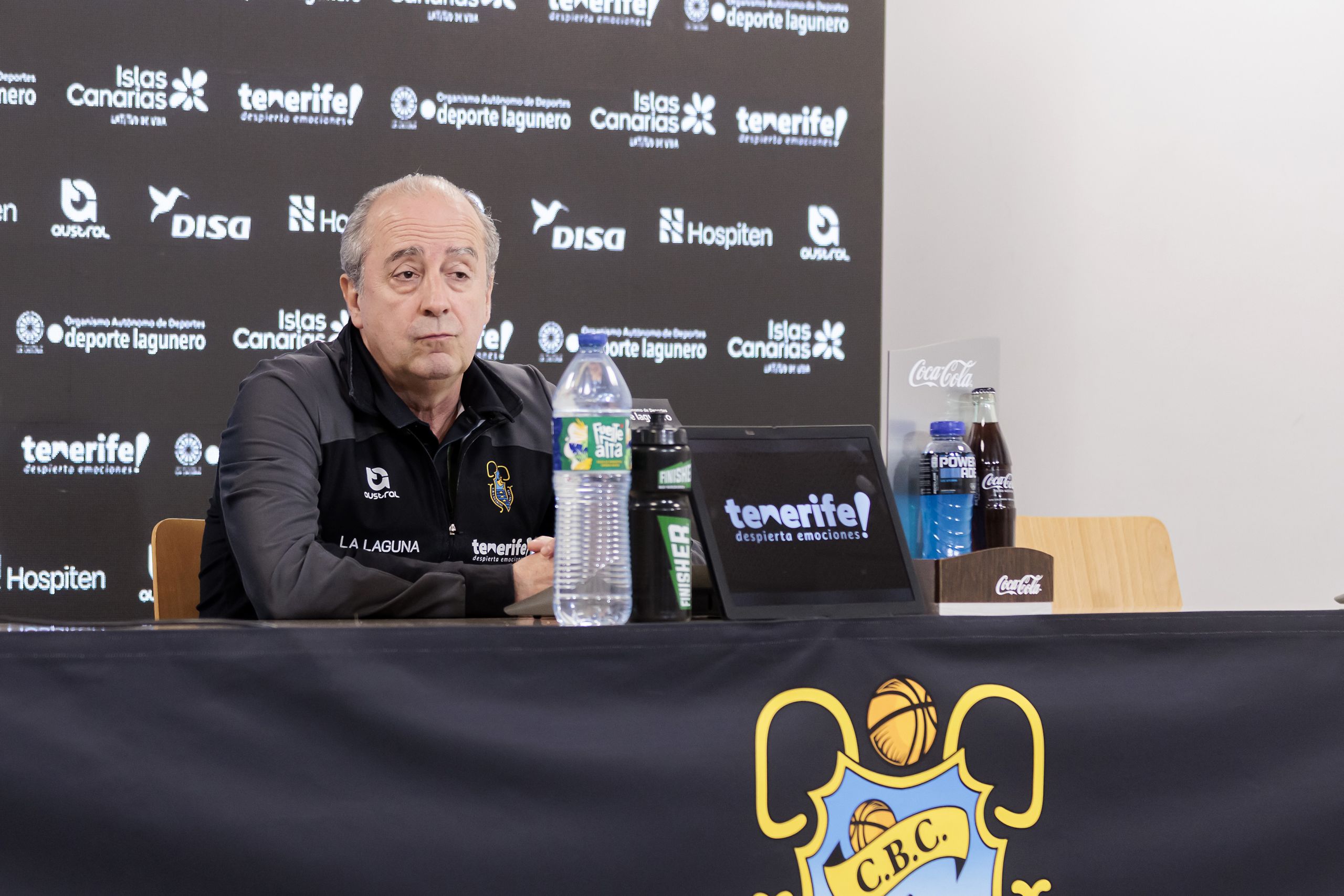 Txus Vidorreta, durante una rueda de prensa. (CB CANARIAS)