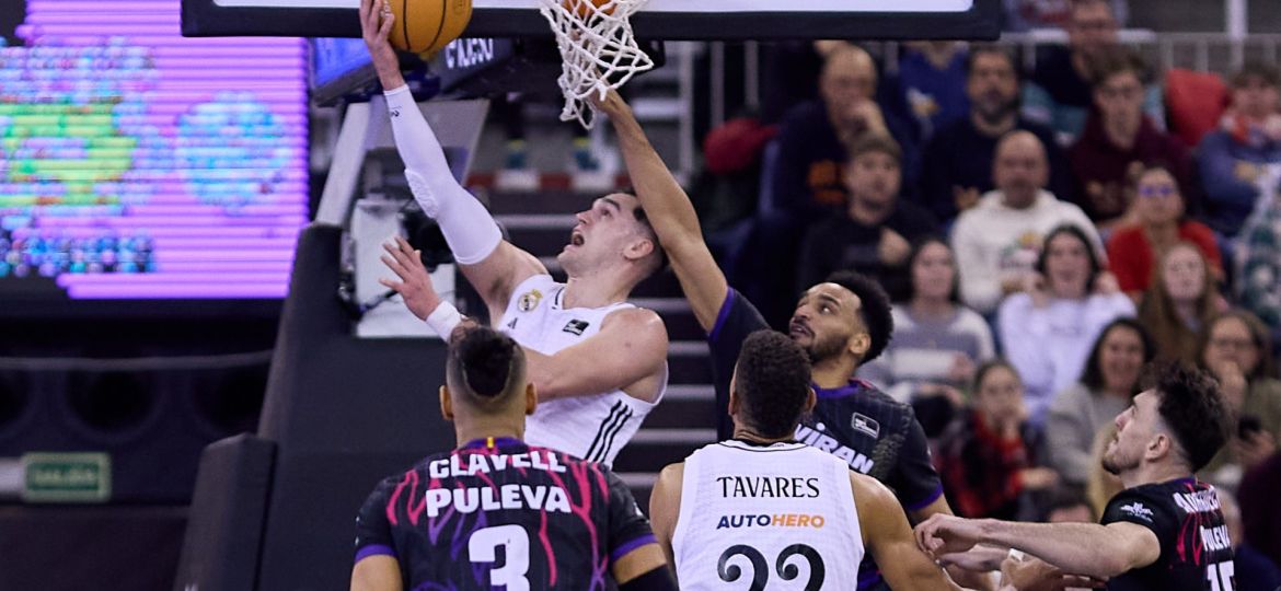 Aro pasado de Mario Hezonja ante Covirán Granada (ACB Media / Fermín Rodríguez)