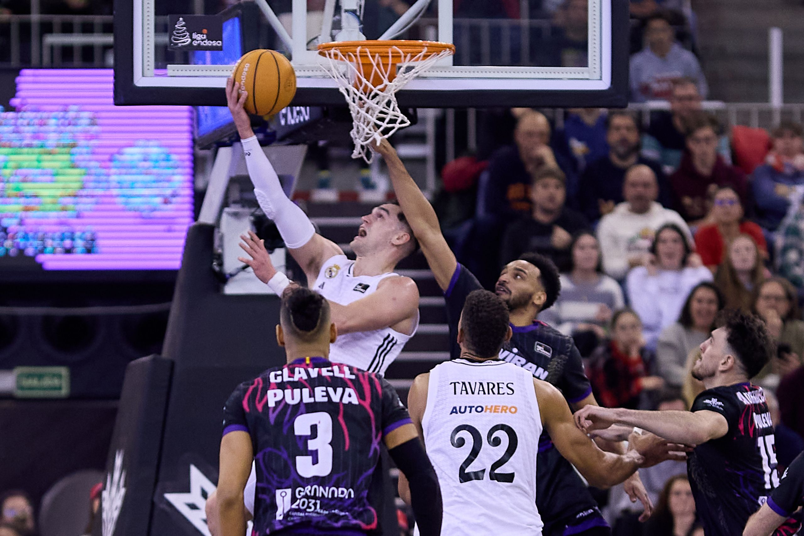 Aro pasado de Mario Hezonja ante Covirán Granada (ACB Media / Fermín Rodríguez)