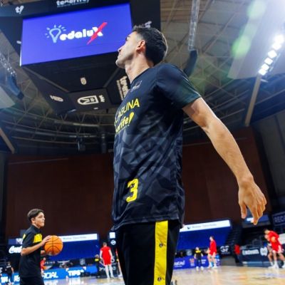 Jaime Fernández calentando antes de su regreso (ACB PHOTO)