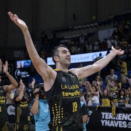 Gio Shermadini tras una victoria aurinegra (ACB Media / Emilio Cobos)