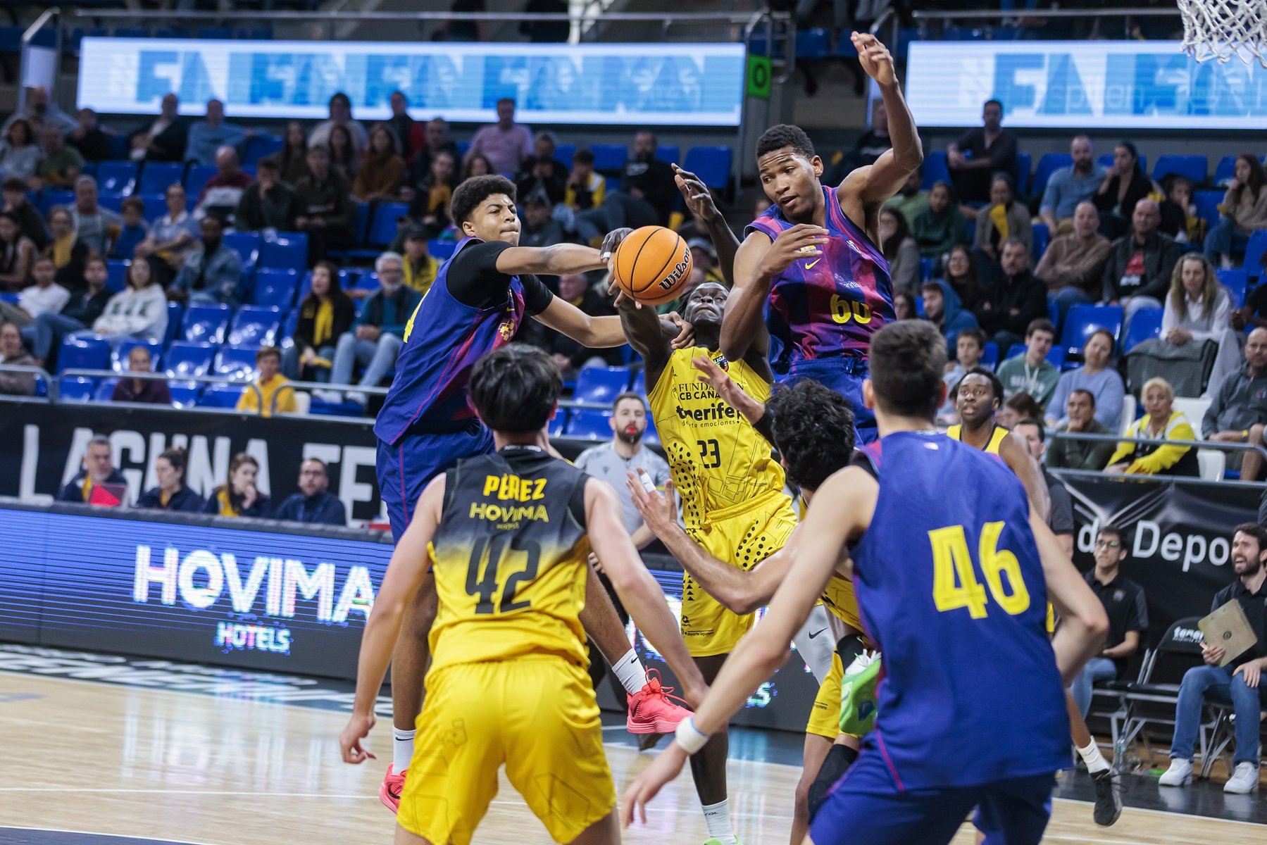 Acción del partido (EMILIO COBOS / CB CANARIAS).