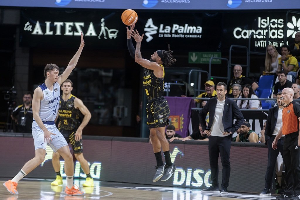 Tiro en suspensión de Patty Mills (EMILIO COBOS/ACB PHOTO).