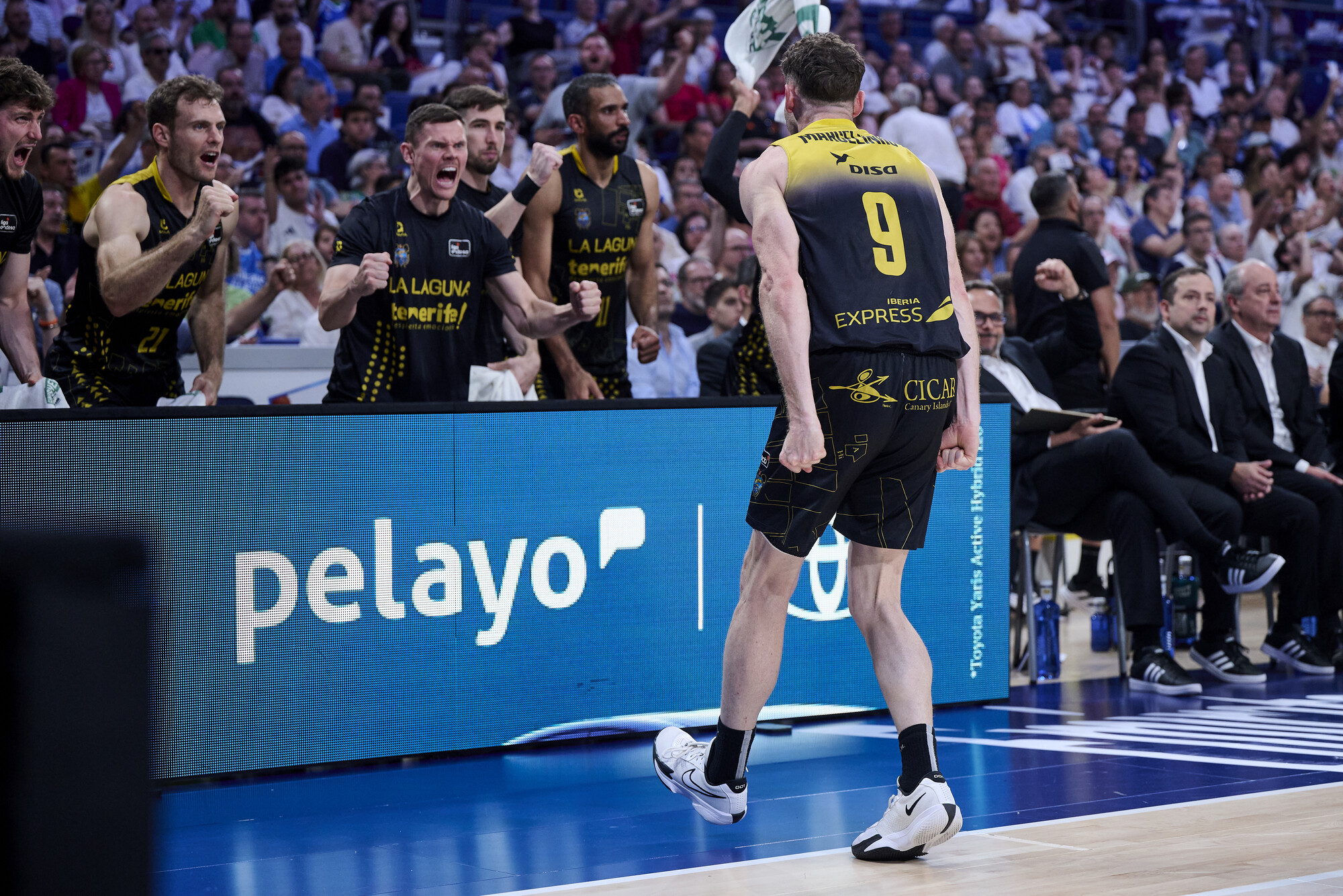 Huertas celebra una canasta contra el Real Madrid (ACB PHOTO).