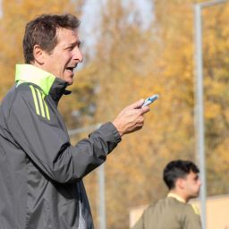 Ramis dirigiendo al Burgos (@Burgos_CF)