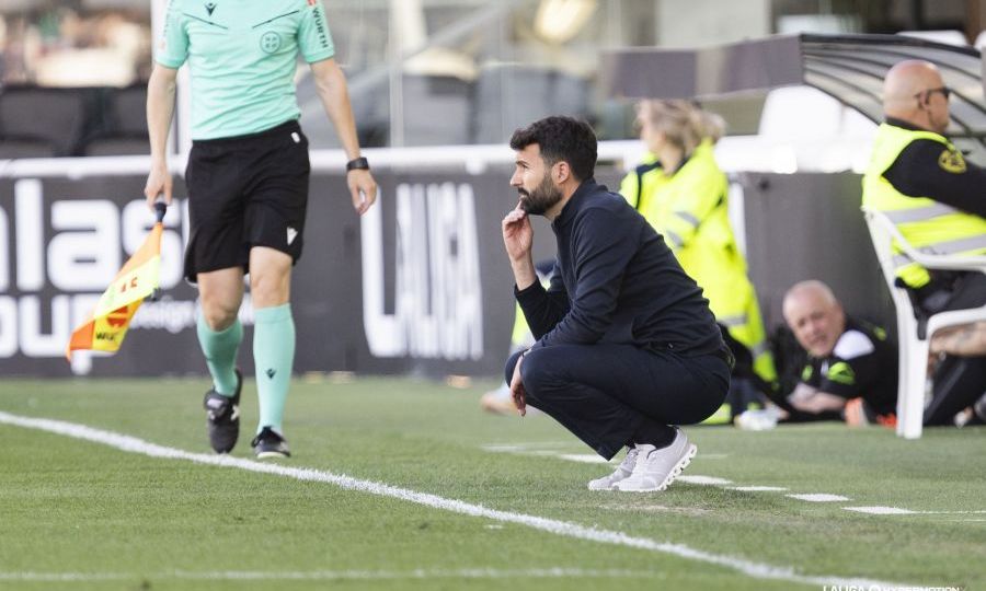 Romo dirigiendo al Cartagena (LaLiga)