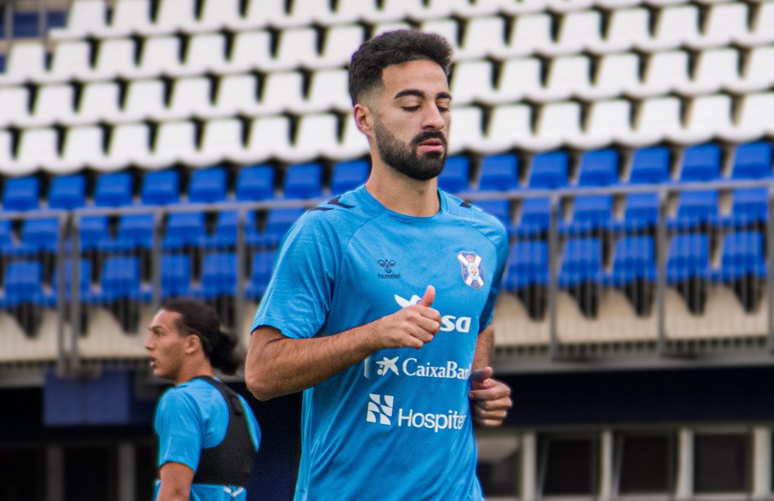 Rubén Alves en el último entrenamiento ante de viajar a Albacete (@CDTOficial)