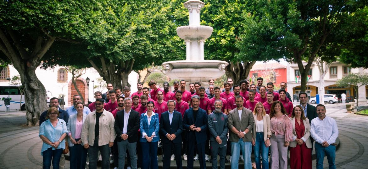 Foto final en la plaza del Adelantado (CEDIDA)