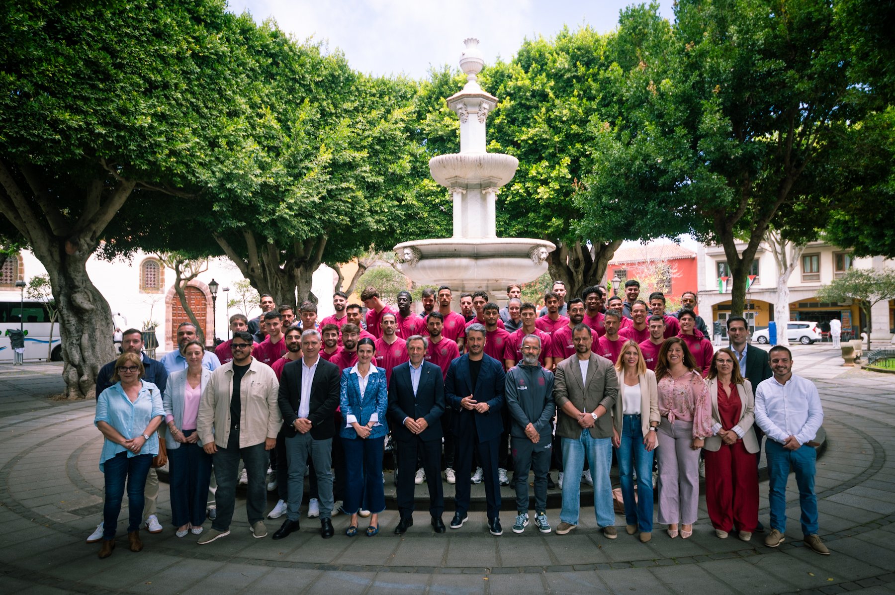Foto final en la plaza del Adelantado (CEDIDA)