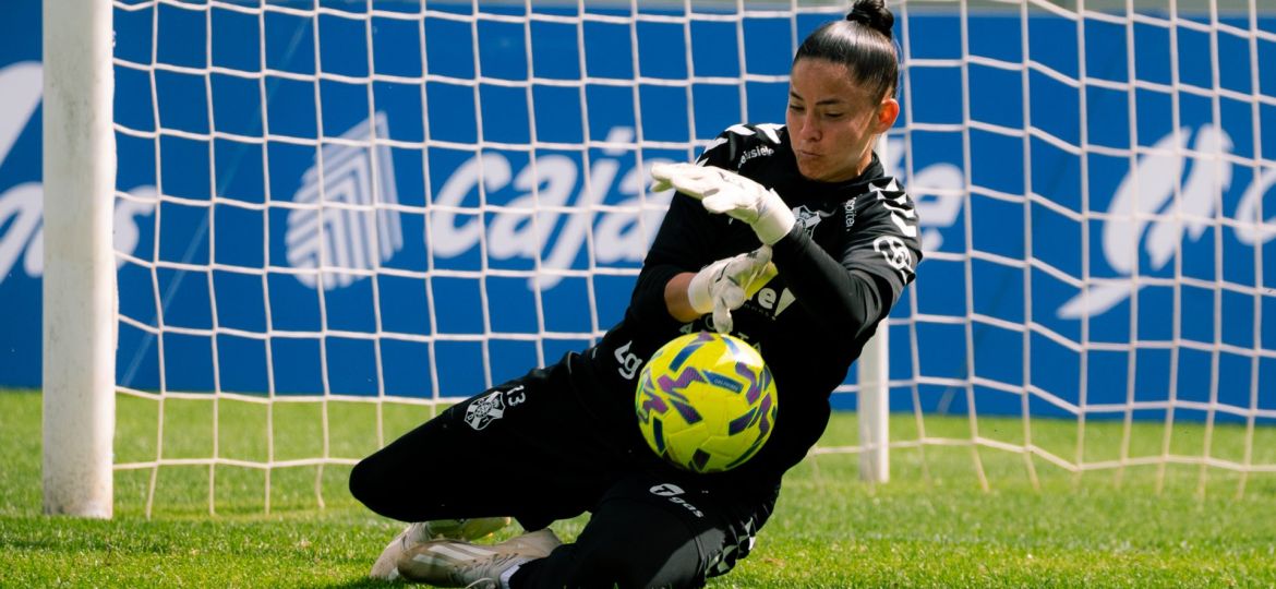 Nay Cáceres durante el último encuentro (CDT FEMENINO)