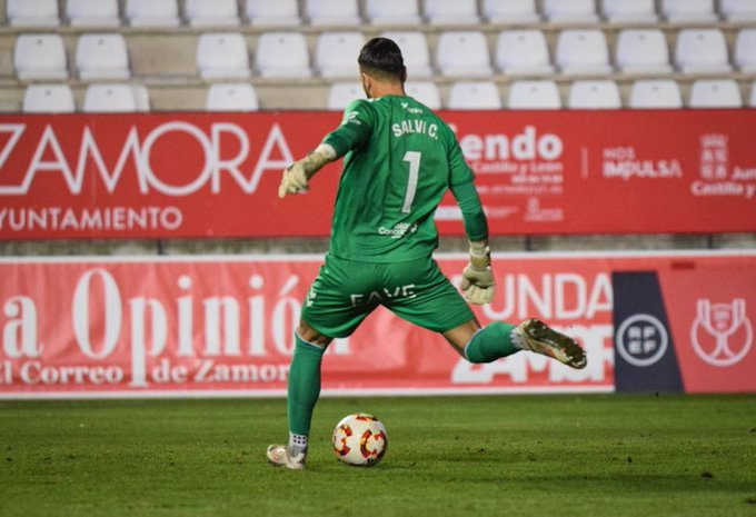 Salvi Carrasco durante el partido de Copa en Zamora (@CDTOficial)