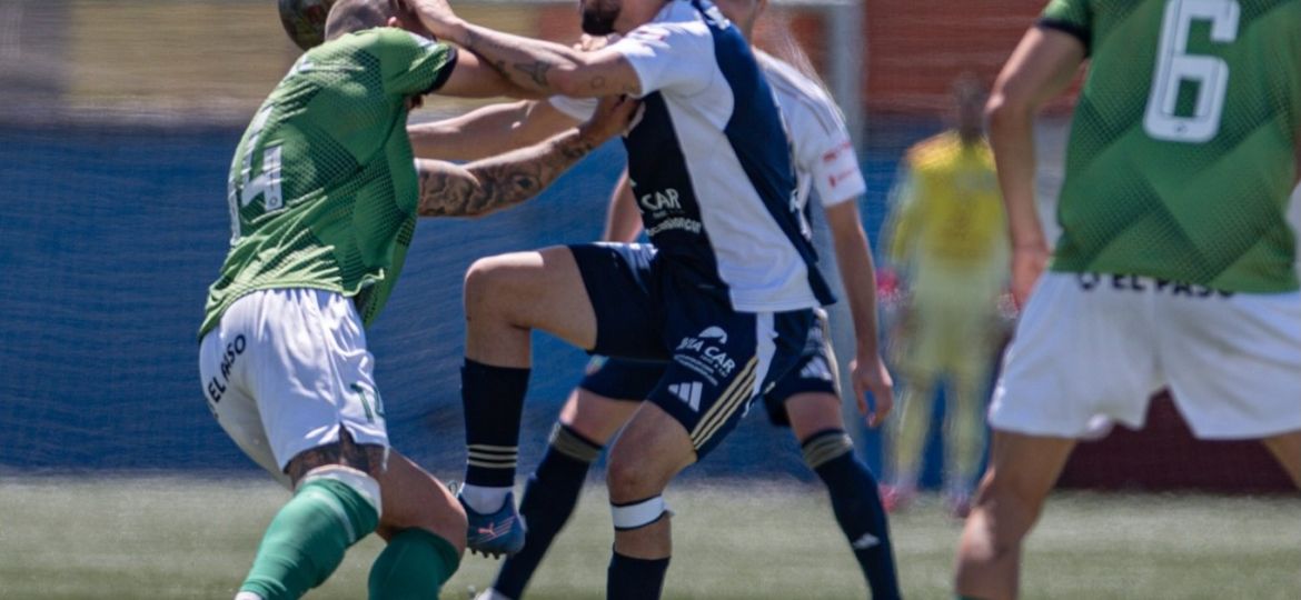 Acción del duelo entre San Fernando - Atlético Paso (FOTO: FACEBOOK UD SAN FERNANDO).