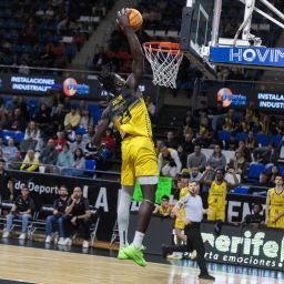 Sangaré en un partido del U22 del CB Canarias (CB CANARIAS)