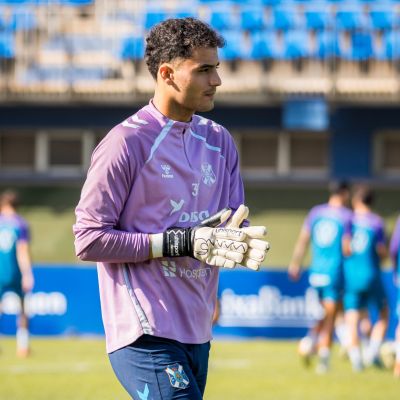 Sergio Aragoneses Jr. durante un entrenamiento (CD Tenerife)