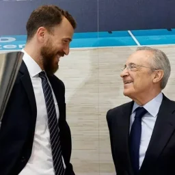 Sergio Rodríguez junto a Florentino Pérez (REAL MADRID)