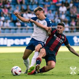 Sergio ante el Levante (CD TENERIFE/SAN ACOSTA).