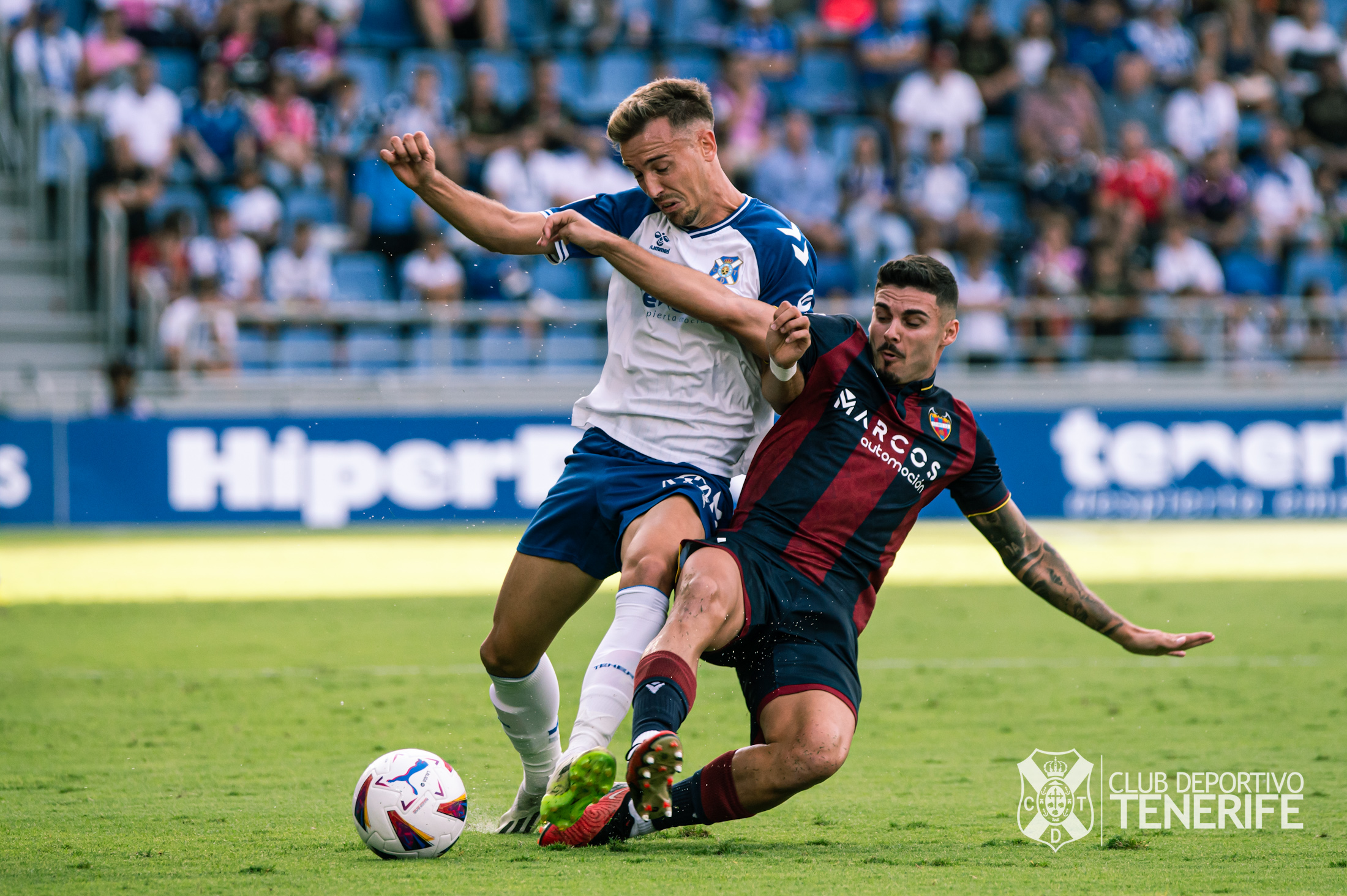 Sergio ante el Levante (CD TENERIFE/SAN ACOSTA).