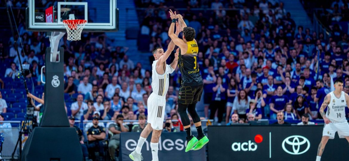 Triple de Jaime Fernández (EMILIO COBOS/CB CANARIAS).
