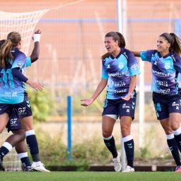 Las jugadoras del Tenerife Femenino festejan uno de los goles (CD TENERIFE FEMENINO).