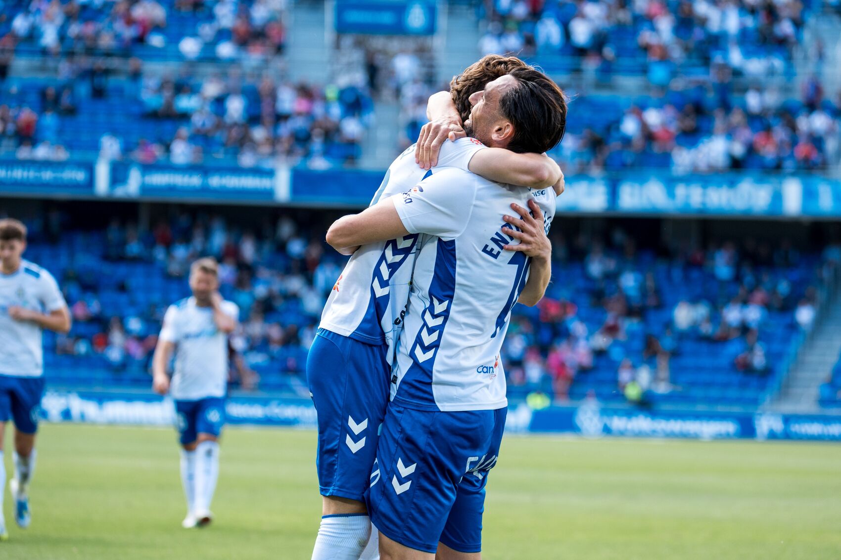 Celebración de un gol en el Heliodoro (CD TENERIFE).
