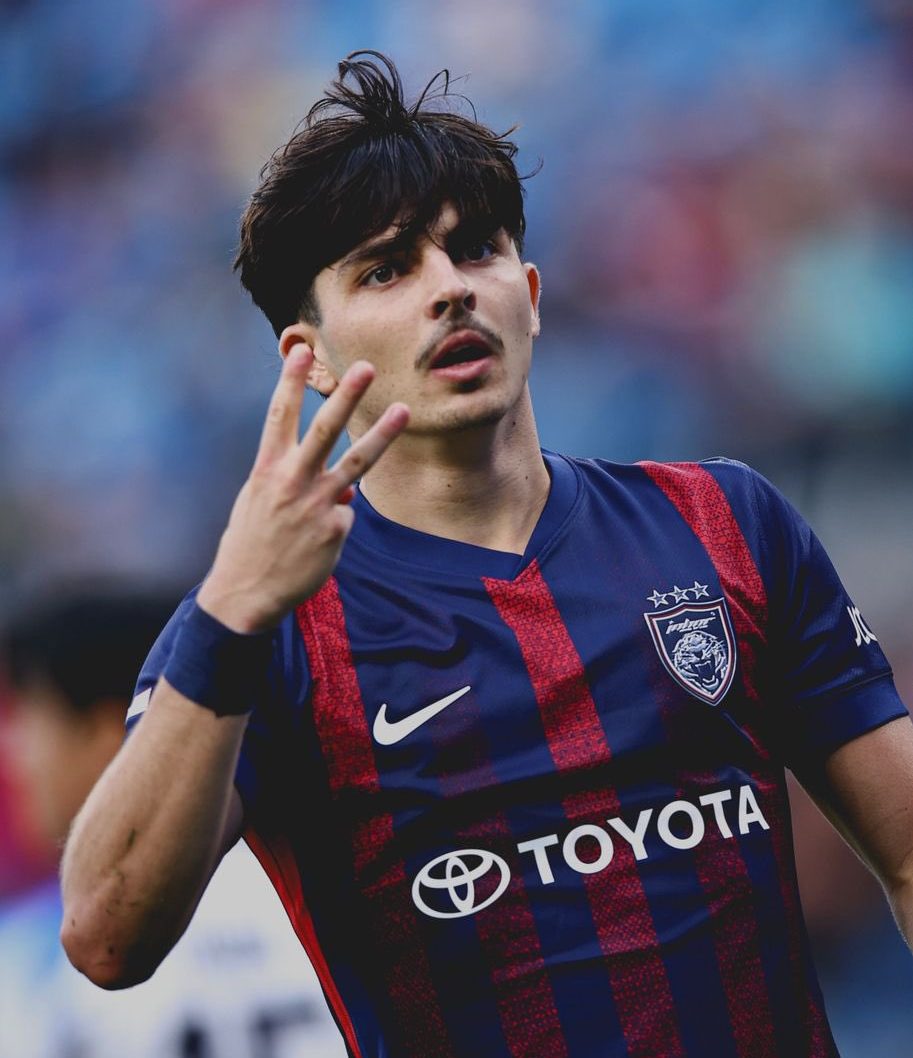 Teto, tras completar su hat-trick (Johor FC)