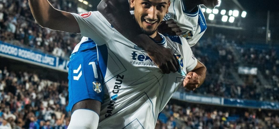 Ulloa celebrando su gol al Celta Fortuna (CD Tenerife)|Alberto Ulloa (CD TENERIFE).
