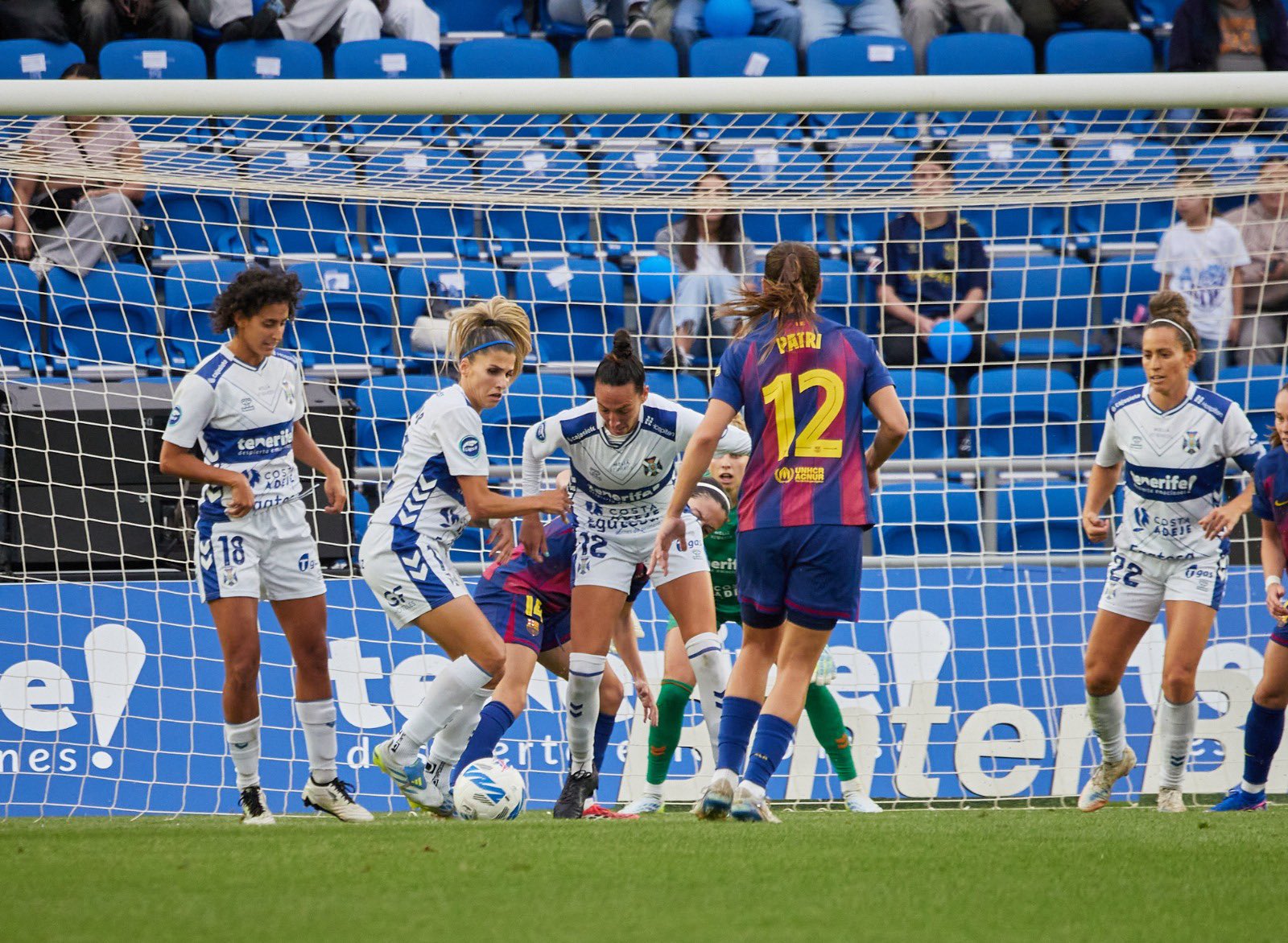 Una acción del Tenerife femenino - FC Barcelona (CD TENERIFE FEMENINO)