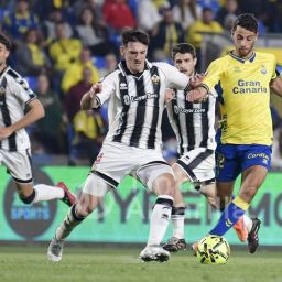 Una acción del partido (C TORRES / TINTAAMARILLA)