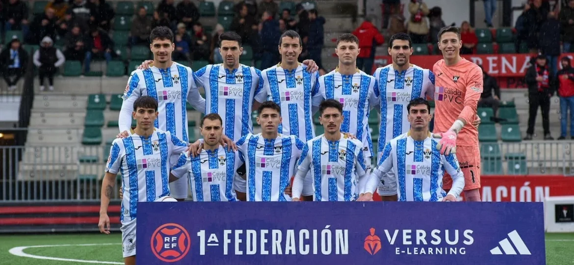 Una alineación del CF Talavera (CD TENERIFE)
