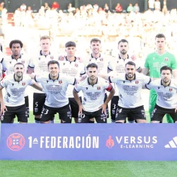 Una alineación del Mérida esta temporada 2025-26 (AD MÉRIDA)
