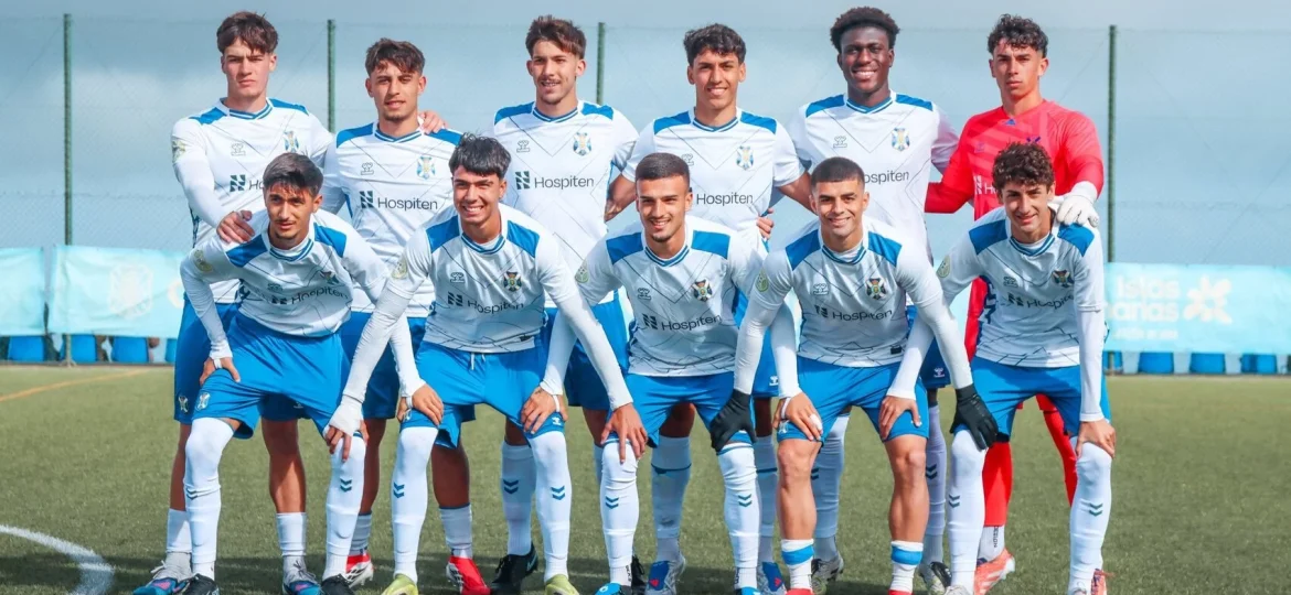 Una alineación del Tenerife C (CD TENERIFE)