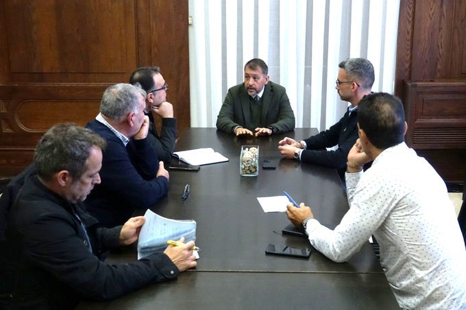 Una fotografía de la reunión (AYUNTAMIENTO DE SANTA CRUZ)