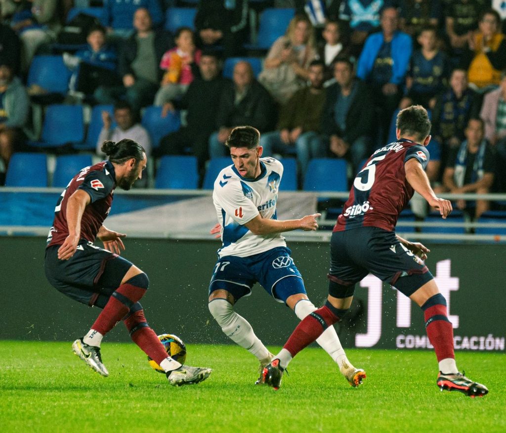 Waldo Rubio contra el Levante (CD TENERIFE)