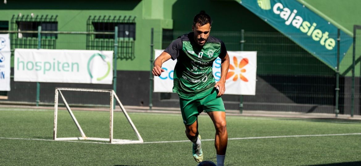 Ayoze Placeres durante un entrenamiento. (CEDIDA)