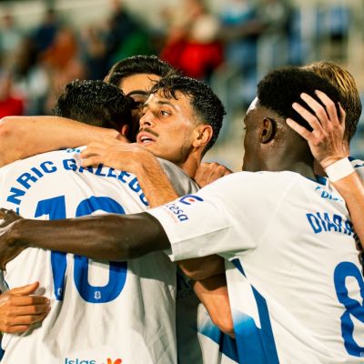 Los jugadores del Tenerife celebran un gol (CD TENERIFE/SAN ACOSTA).