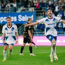 Gallego y Cantero celebran uno de los goles (CD TENERIFE/SAN ACOSTA).