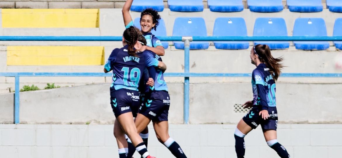 Elba Vergés celebra un gol (CDT Femenino)