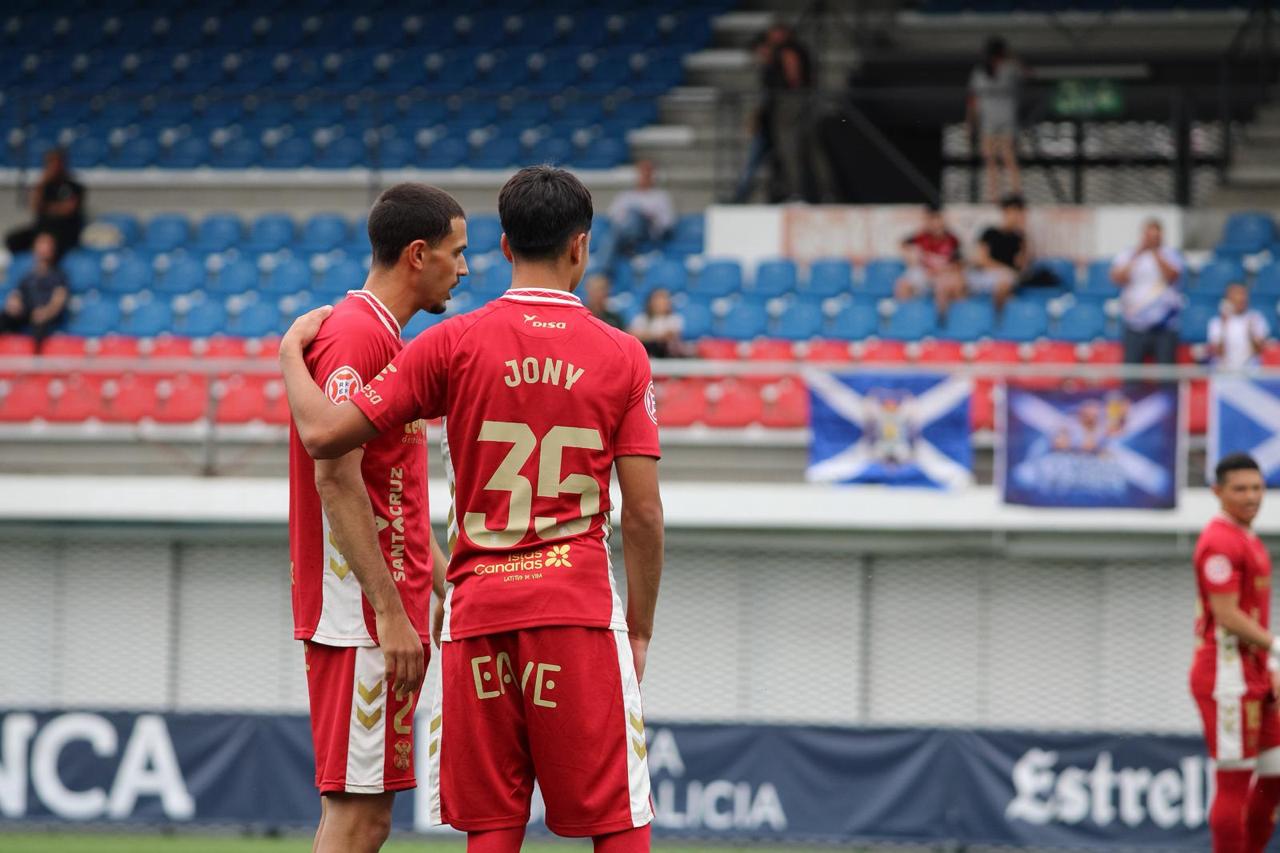Yoni en el Ourense- Tenerife (OURENSE CF)