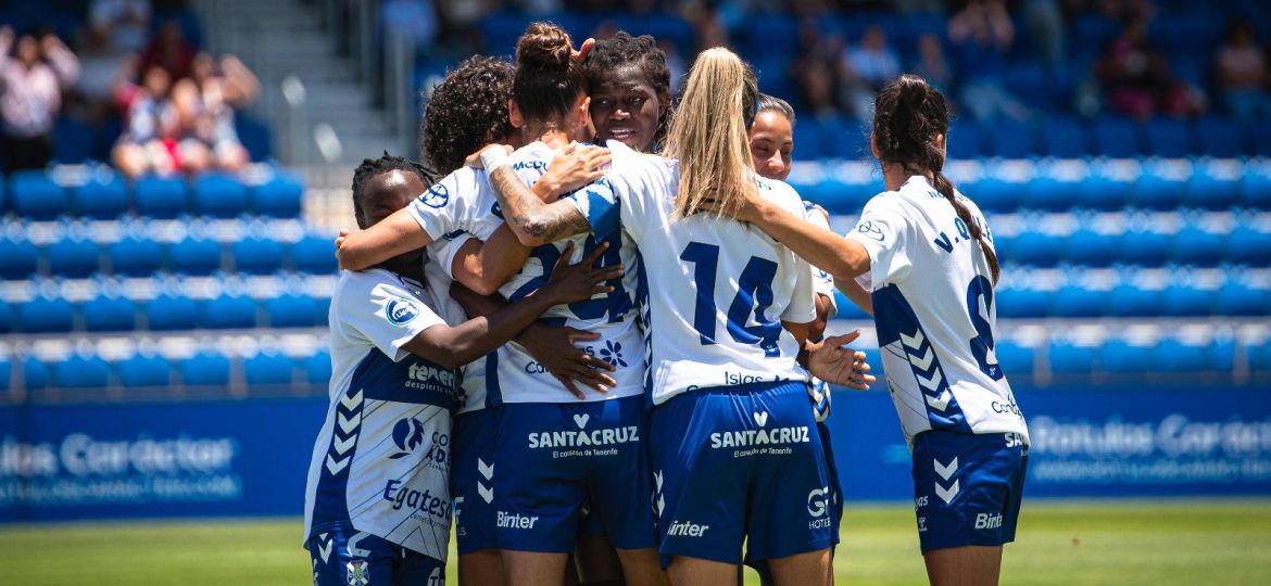 Las jugadoras celebran el triunfo (CDT Femenino)