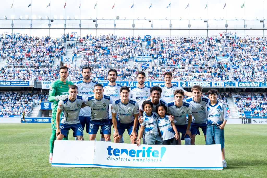 Alineación del Tenerife contra el Barakaldo (CD TENERIFE)