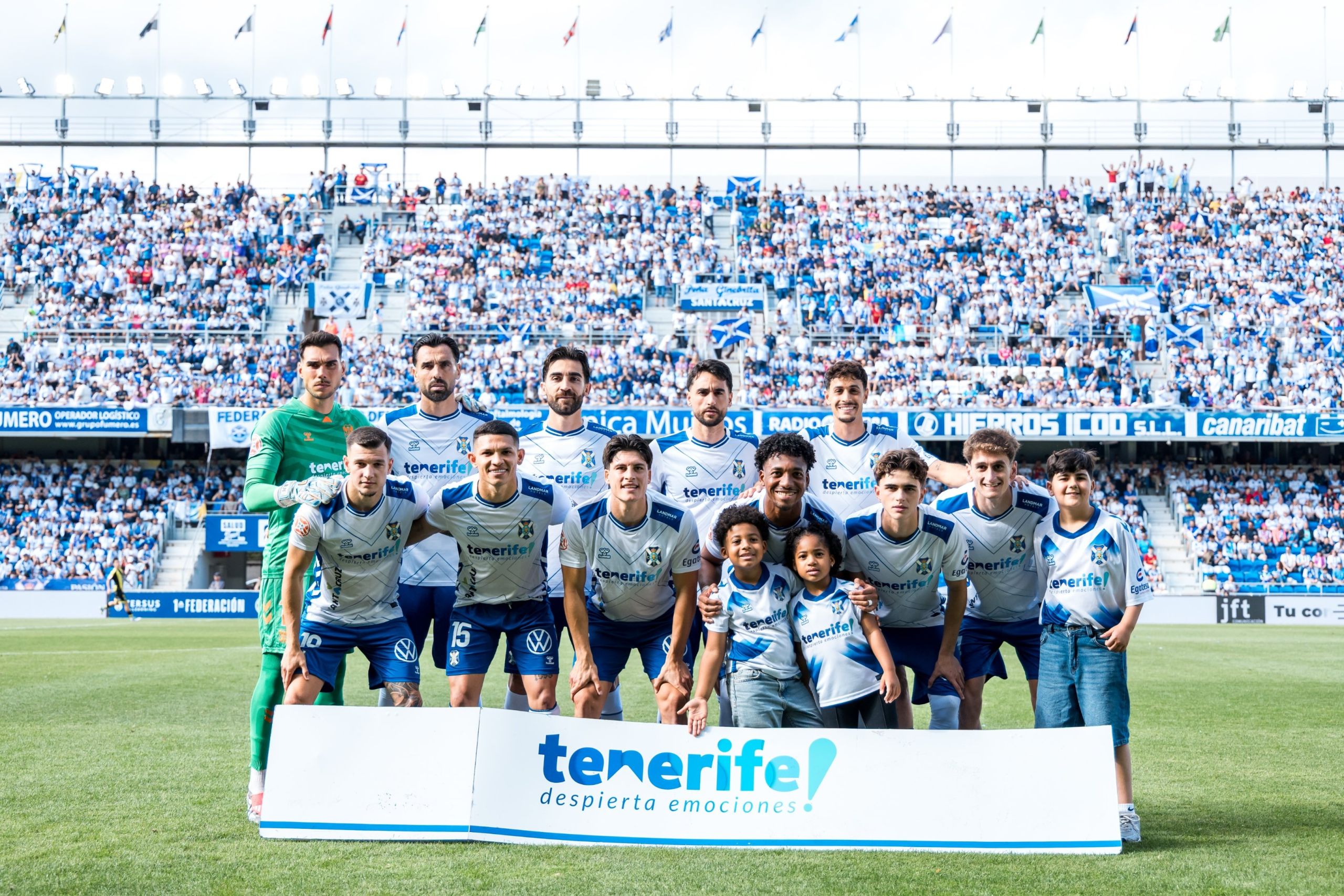 Alineación del Tenerife contra el Barakaldo (CD TENERIFE)