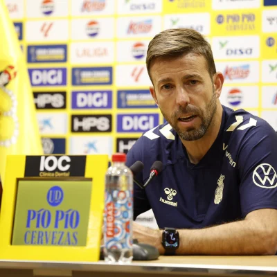 Luis García en sala de prensa (UDLP)|Luis García en sala de prensa (UDLP)