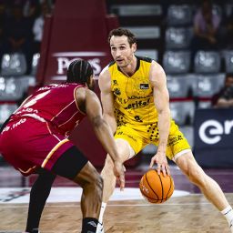 Huertas ante el Hiopos Lleida (CB CANARIAS)