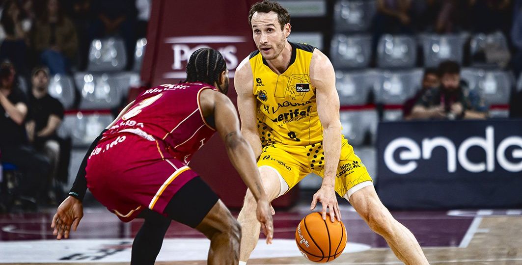 Huertas ante el Hiopos Lleida (CB CANARIAS)