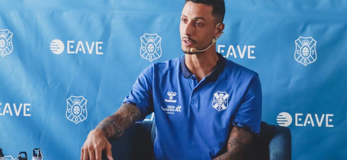 Maikel Mesa en su presentación oficial (@CDTOficial)